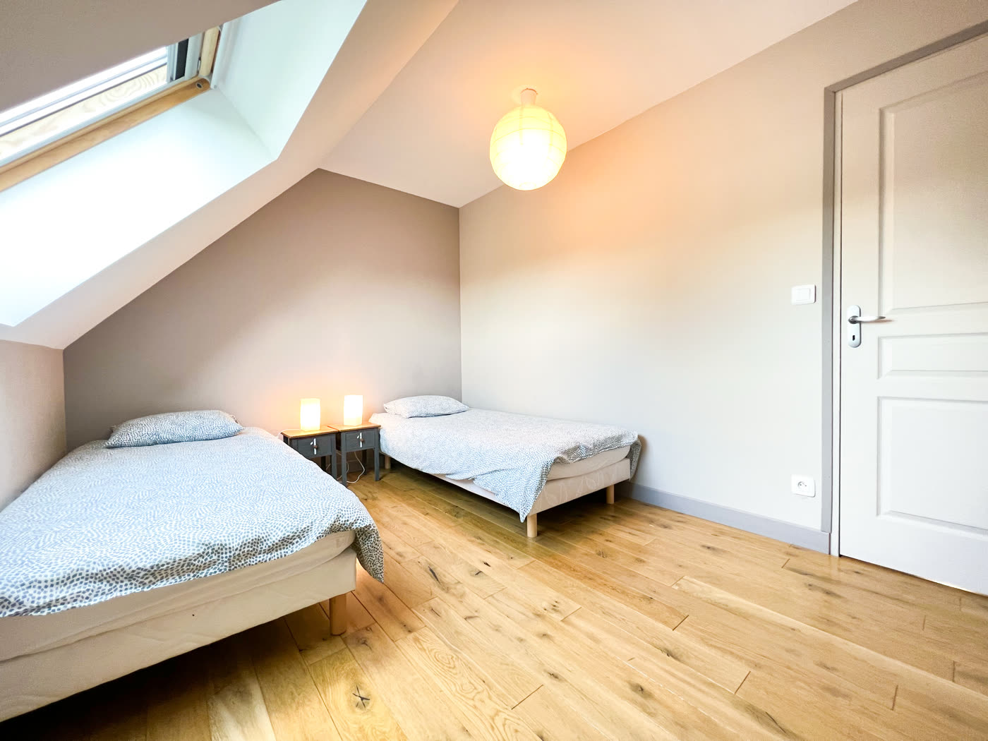 Chambre à l'étage du lodge